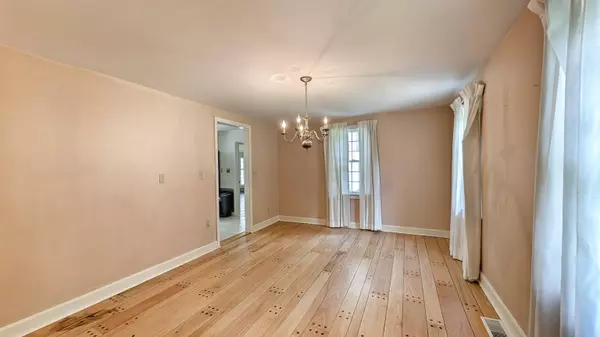 353 Boston Post RD, Amherst, NH 03031