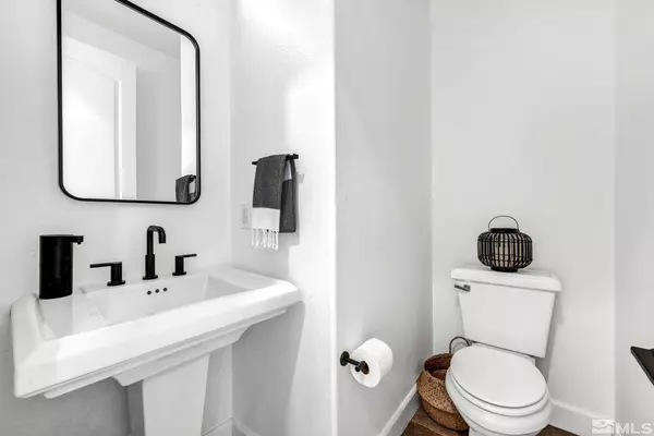 7665 Stone Bluff Way, Reno, NV 89523