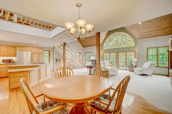 455 Old E E, Saint Joseph Twp, WI 54016