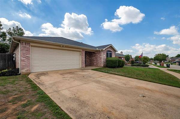5628 Colebrook Trail, Arlington, TX 76017