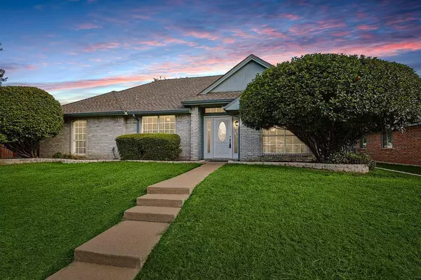 719 Blue Oak Drive, Lewisville, TX 75067