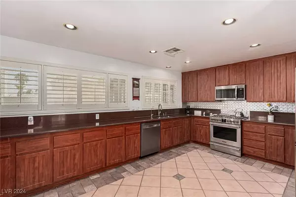 1228 Dover Glen Drive, North Las Vegas, NV 89031