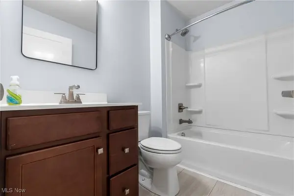 7043 Gauntlet ST SW, Massillon, OH 44646