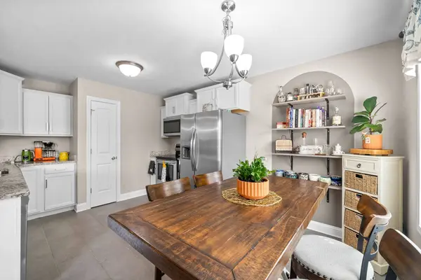 2365 Colston Dr, Clarksville, TN 37042