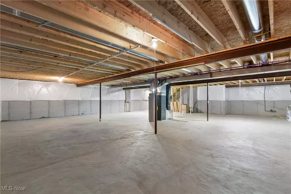 7043 Gauntlet ST SW, Massillon, OH 44646