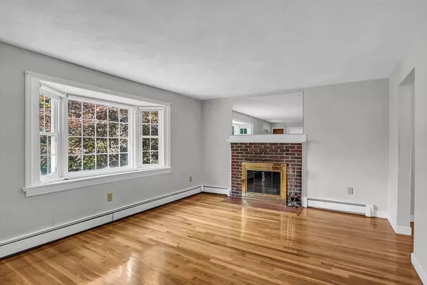 3 Elysian Dr, Andover, MA 01810