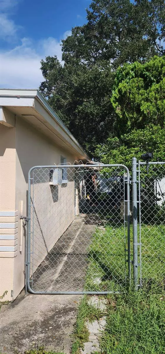 2127 EUCLID CIR E, Clearwater, FL 33764