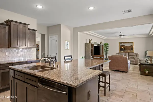 12776 HIDDEN EDGE DR, Horizon City, TX 79928