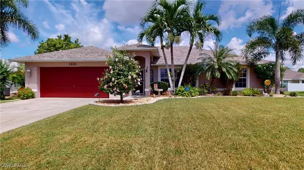 1221 SW 32nd TER, Cape Coral, FL 33914