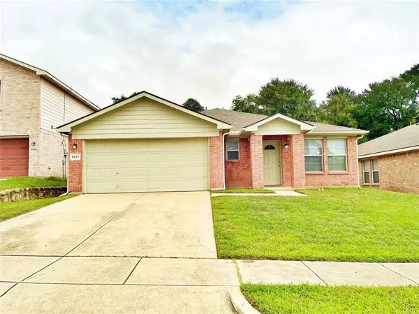 8013 Sartain Drive, Fort Worth, TX 76120