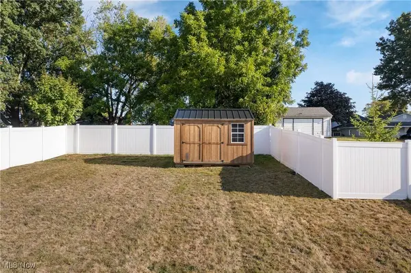 7043 Gauntlet ST SW, Massillon, OH 44646