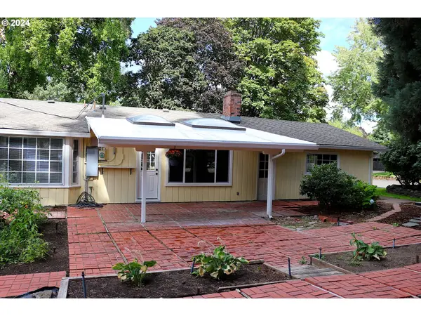 2662 DONNER PL, Eugene, OR 97401