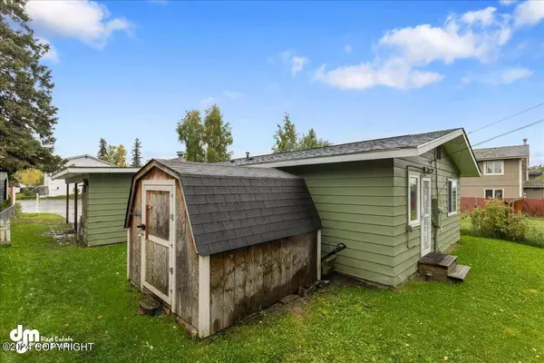 402 N Bliss ST, Anchorage, AK 99508