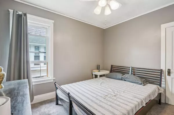 2010 N 55th St, Milwaukee, WI 53208