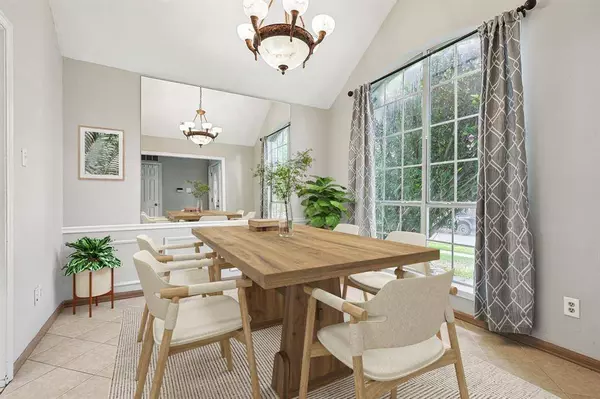 719 Blue Oak Drive, Lewisville, TX 75067