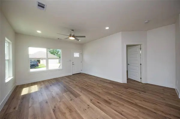 8321 Comal ST, Houston, TX 77051