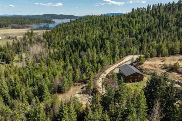 13717 N West Newman Lake Dr, Newman Lake, WA 99025