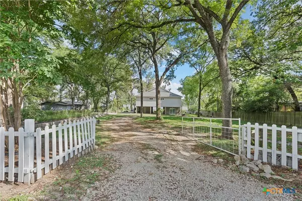 298 LCR Redbud A, Mexia, TX 76667