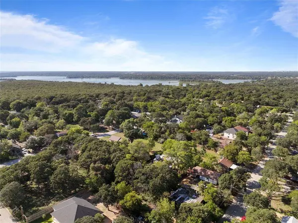 2909 Huron Trail, Lake Worth, TX 76135