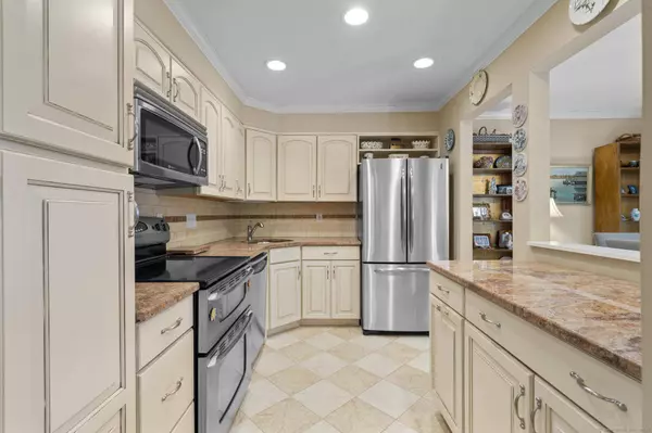 255 Strawberry Hill Avenue #F2, Stamford, CT 06902