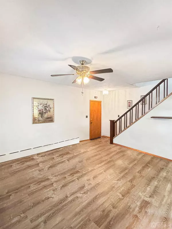 14 Heston AVE, Sayreville, NJ 08879