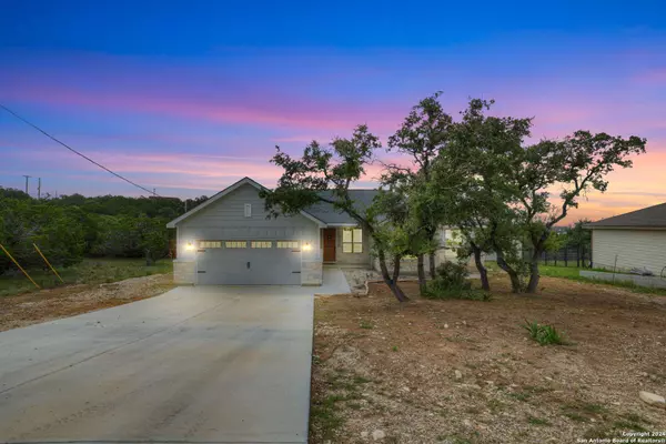 1730 COTTONWOOD RD, Fischer, TX 78623