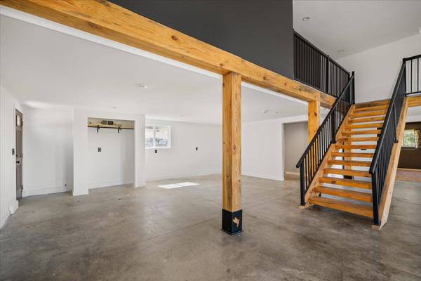 13717 N West Newman Lake Dr, Newman Lake, WA 99025