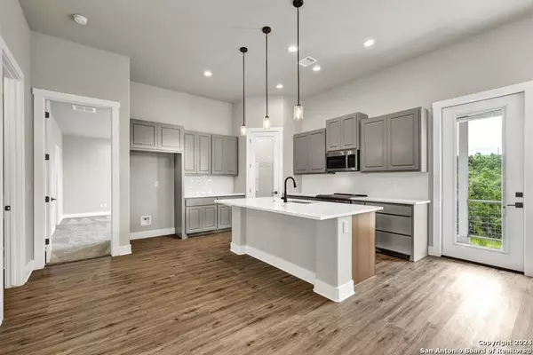 1730 COTTONWOOD RD, Fischer, TX 78623