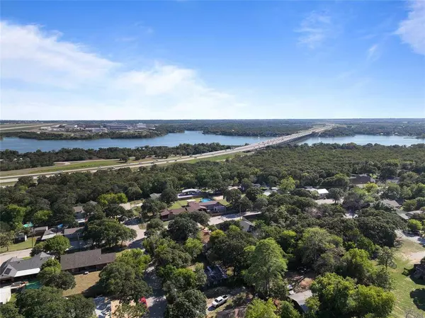 2909 Huron Trail, Lake Worth, TX 76135