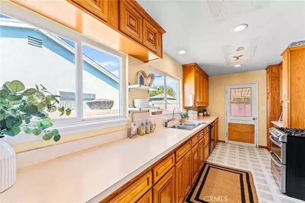 512 S Jefferson AVE S, Fullerton, CA 92832