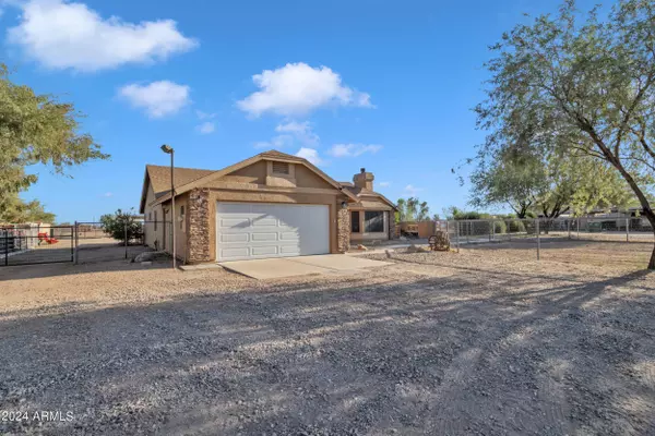 370 E RANCH Road, San Tan Valley, AZ 85140
