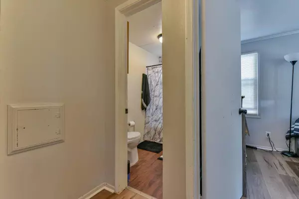 3648 S 47th St, Greenfield, WI 53220