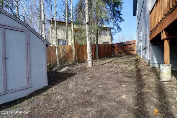 18671 Kings Point CIR, Eagle River, AK 99577