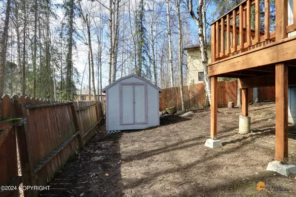 18671 Kings Point CIR, Eagle River, AK 99577