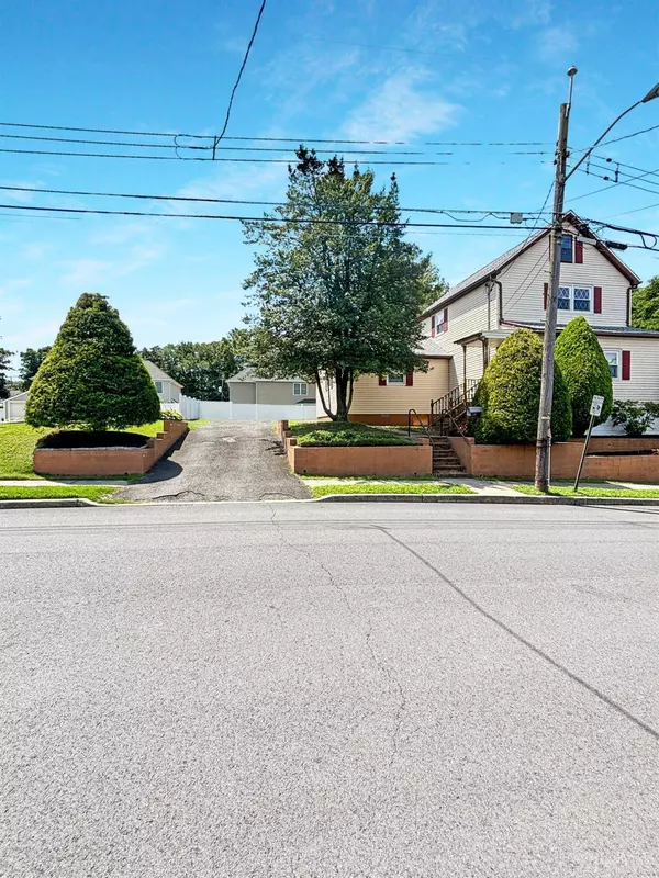 14 Heston AVE, Sayreville, NJ 08879