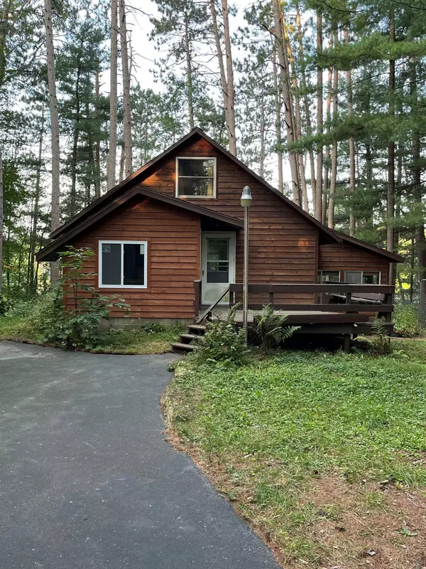 998 25 1/4 ST, Chetek, WI 54728