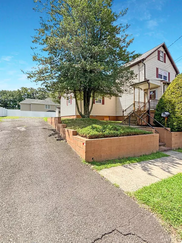 14 Heston AVE, Sayreville, NJ 08879