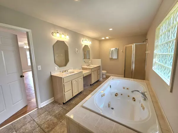 109 Bicentennial Dr, Cornersville, TN 37047