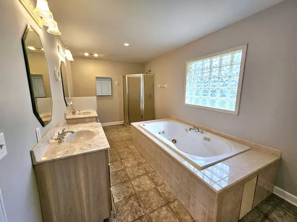 109 Bicentennial Dr, Cornersville, TN 37047