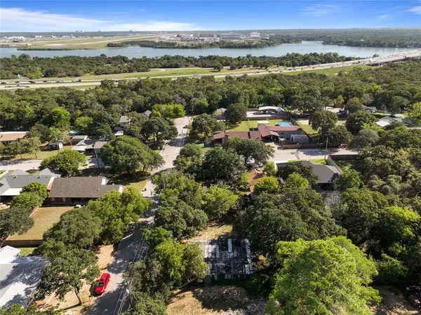 2909 Huron Trail, Lake Worth, TX 76135