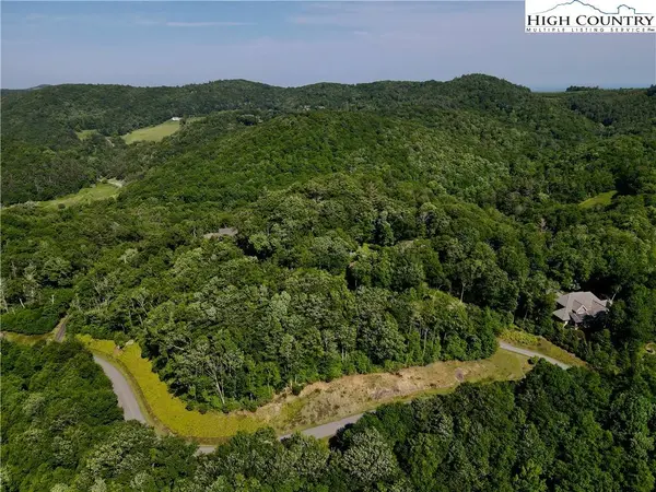 142 Tanglewood TRL, Blowing Rock, NC 28605