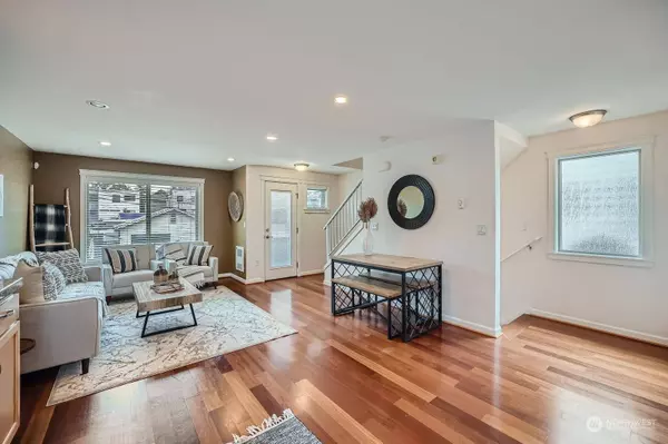 858 NE 92nd ST, Seattle, WA 98115