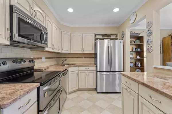 255 Strawberry Hill Avenue #F2, Stamford, CT 06902