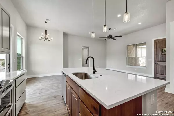 1730 COTTONWOOD RD, Fischer, TX 78623