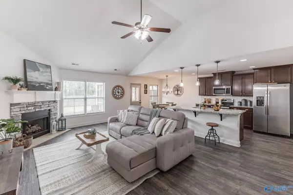 197 Olde Dogwood Trail, Decatur, AL 35603