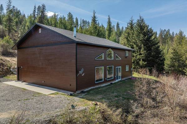 13717 N West Newman Lake Dr, Newman Lake, WA 99025