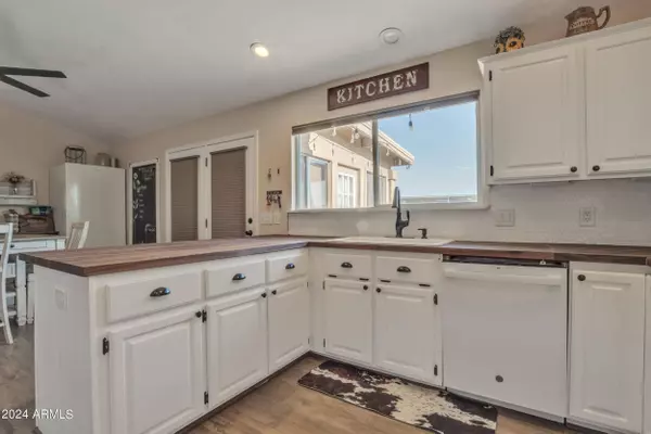 370 E RANCH Road, San Tan Valley, AZ 85140