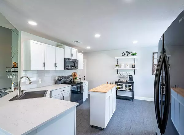 7005 Ridge Stone DR, Corpus Christi, TX 78413