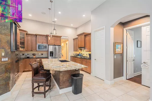 8432 DUNHAM STATION DR, Tampa, FL 33647