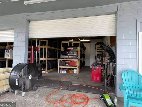 9 East AVE, Mcrae-helena, GA 31055